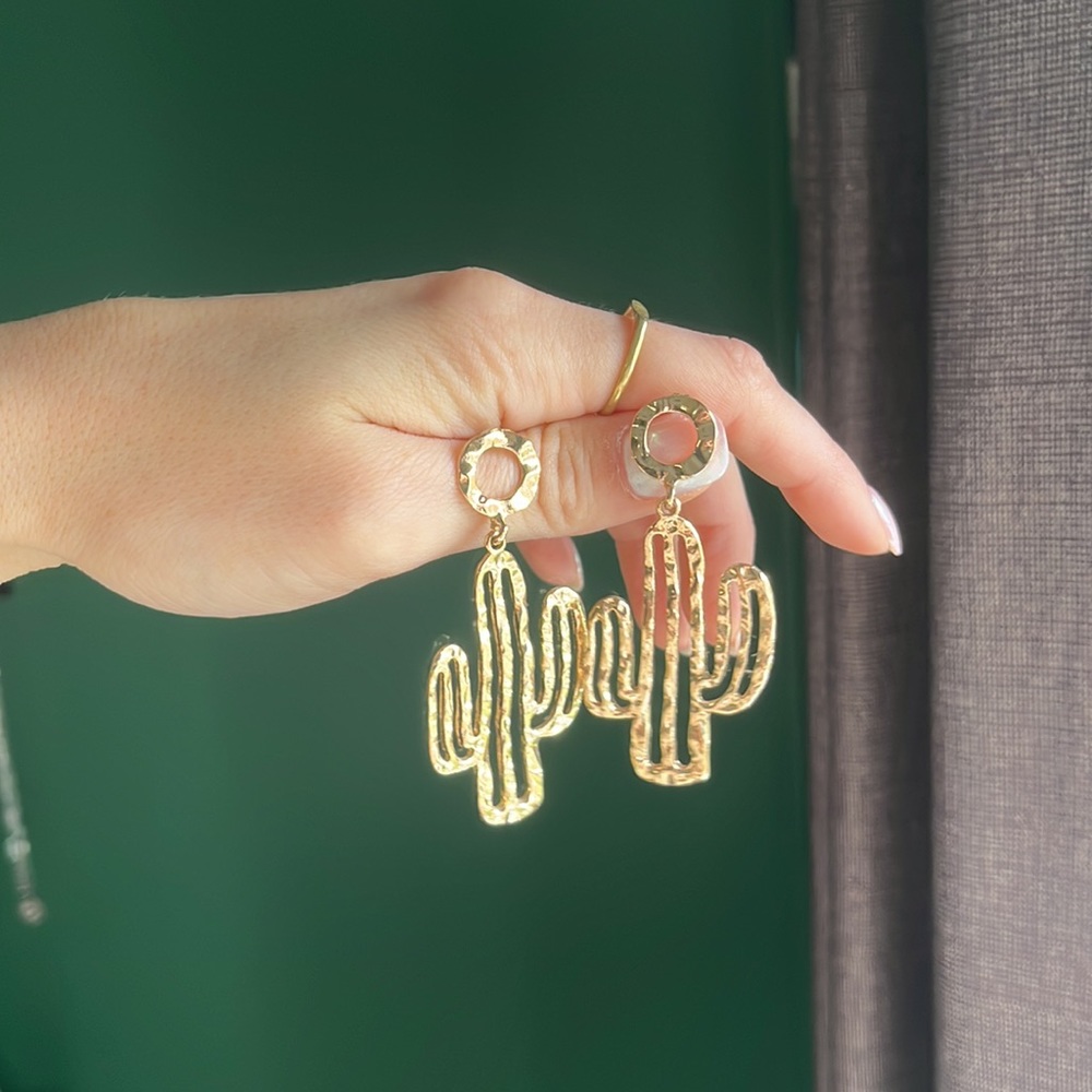 Dangling gold cactus earrings